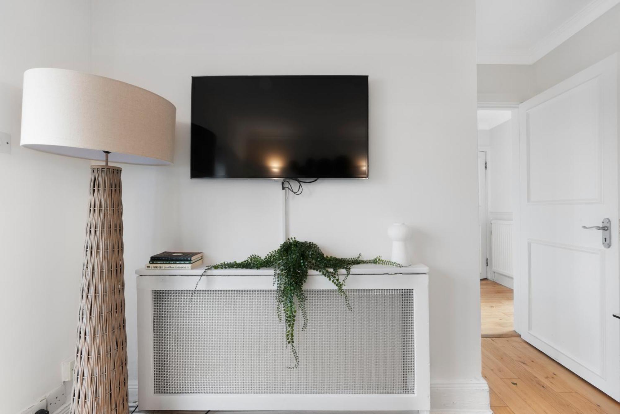 1 Bed-mayfair-private Balcony Apartment *