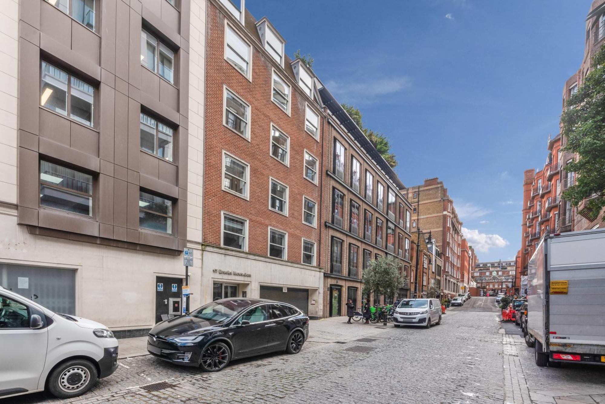 1 Bed-mayfair-private Balcony * London