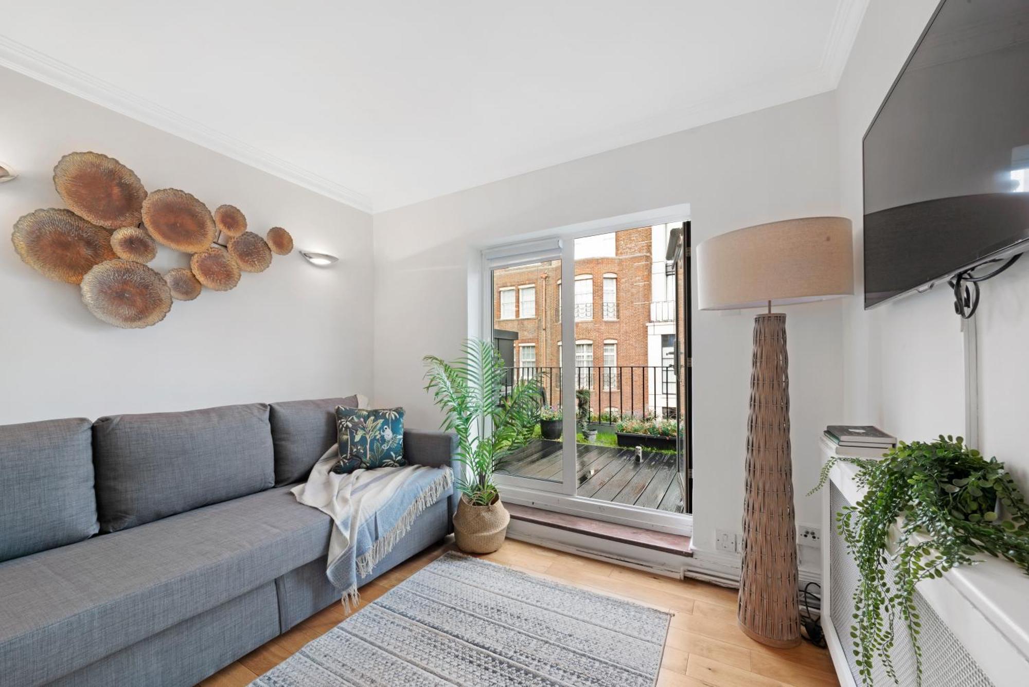 Apartment 1 Bed-mayfair-private Balcony London